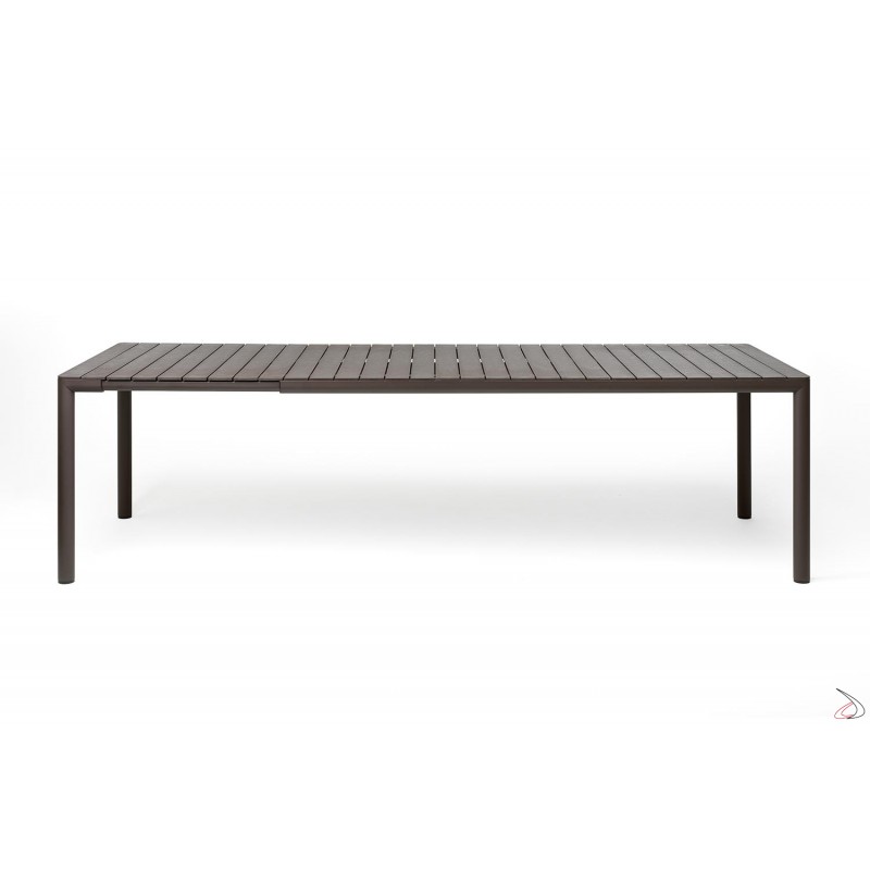 TEVERE 147 EXTENSIBLE   Τραπεζαρία επεκτεινόμενη με πόδια αλουμινίου και επιφάνεια πολυπροπυλενίου. 147-211x90x76,5