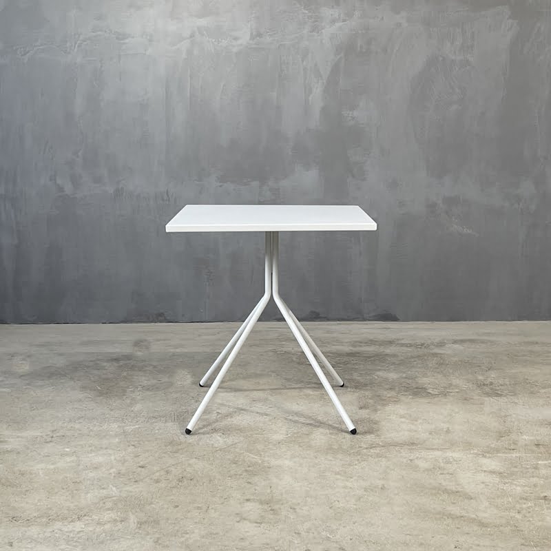 Τραπεζι αλουμινίου λευκό   - THE SUNSET 70 OUTDOOR CAFE TABLE   70 × 70 × 75,5 cm (L x W x H)  