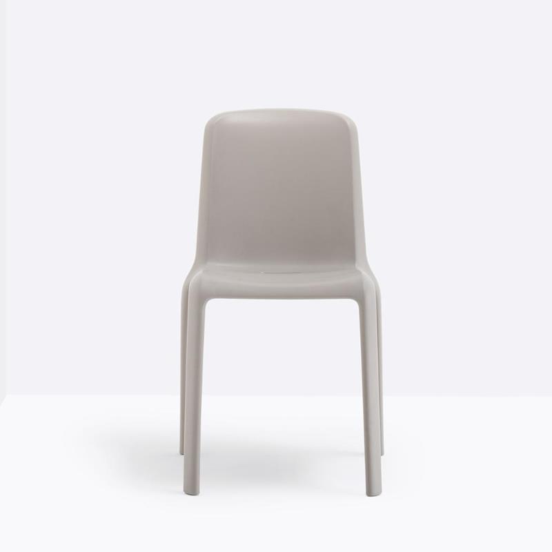 300 SNOW CHAIR Size 47 × 55 × 81 cm (L x W x H)