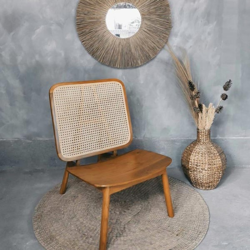 Πολυθρόνα IOLI   πολυθρόνα από ξύλο teak Ινδονησίας με εντυπωσιακή πλάτη από ψάθα Βιέννης.Διαστάσεις: 60x70x85cm  cod 607085 