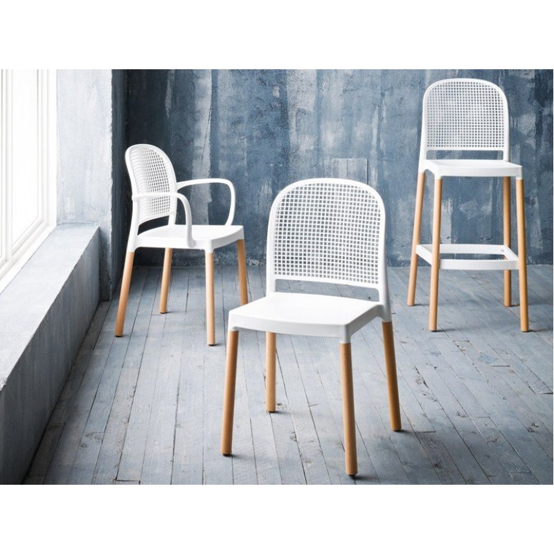 Gaber Panama cod 241 / BL Πολυθρόνα με μπράτσα έδρα από τεχνοπολυμέριο και πόδια από οξιά