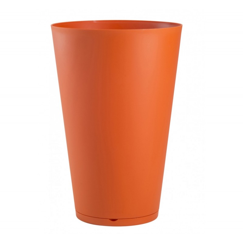 Γλάστρα από πολυπροπυλένιο με ματ φινίρισμα, της Grosfillex.