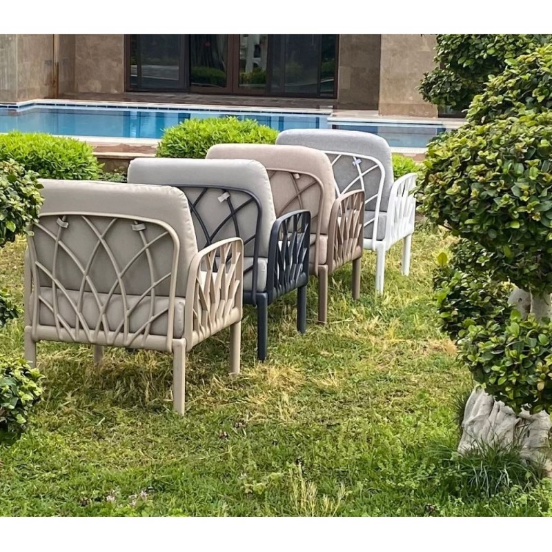 Garda set PP 4τμχ Με μπεζ μαξιλάρια Τραπεζάκι:67,5x67,5x32cm