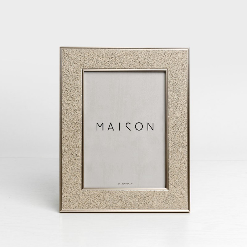 RELIEF ΚΟΡΝΙΖΑ 18.6x1.2x23.7cm POLYRESIN ΛΑΔΙ ΑΣΗΜΙ ΓΥΑΛΙ