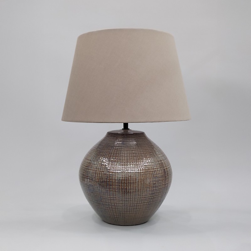 MIO ΦΩΤΙΣΤΙΚΟ ΕΠΙΤΡΑΠΕΖΙΟ 32.5x32.5x46cm ΚΕΡΑΜΙΚΟ ΚΑΦΕ ΜΠΕΖ ΥΦΑΣΜΑ ΚΑΦΕ ΜΠΕΖ