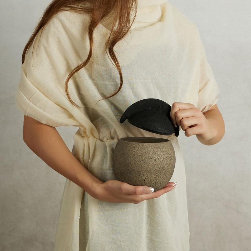 GRIZIO ΒΑΖΟ ΜΕ ΚΑΠΑΚΙ 15x15x19cm ΑΛΟΥΜΙΝΙΟ MUD TEXTURED ΜΑΥΡΟ TEXTURED