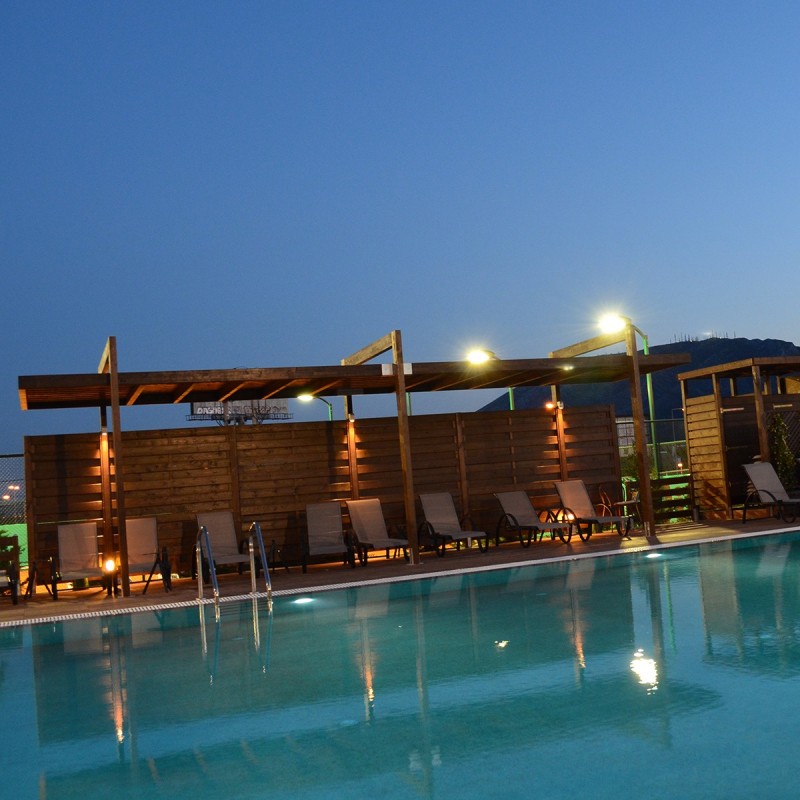 Πέργκολα Μεσόγειος από τοίχο 350 x 700εκ.